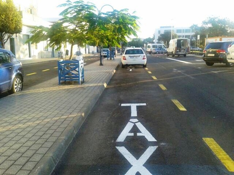 Imagen de la nueva parada de taxis habilitada por el Ayuntamiento.